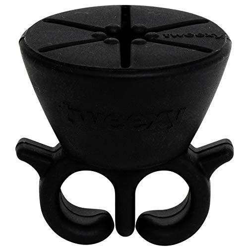 "Wearable Nail Polish Ring for Effortless Application" - UTECHPIA